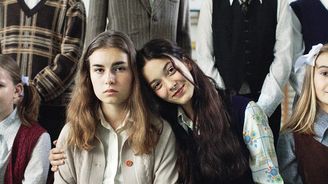 Uletět za sebou. Silný debut Martina Gondy zasazuje univerzální příběhy do rusínské vsi ustupující přehradě Uletět za sebou. Silný debut Martina Gondy zasazuje univerzální příběhy do rusínské vsi ustupující přehradě