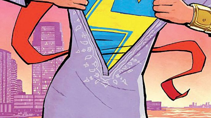 VZPOURA SUPERMUSLIMŮ Když v srpnu 2013 představili komiksoví tvůrci Stephen Wacker a Sana Amanatová muslimskou super­hrdinku Ms. Marvel, mohli si nechat jen zdát o tom, jak signifikantní popkulturní ikonu vlastně tvoří. Pákistánsko-americká supermuslimka z New Jersey se sice stala první Spider-Manovou kámoškou (řeč je pochopitelně o novém Spider-Manovi latinskoamerického původu Milesi Moralesovi) s vlastním komiksem, ale až při zvolení Donalda Trumpa ožila vlastním životem a dnes na člověka kouká z transparentů na každé druhé americké protivládní demonstraci.