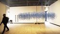 Pohled do části jednoho ze tří výstavních pater budovy nové Kunsthalle, na snímku interaktivní instalace Christiny Kubisch – Cloud (2019)