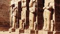 Chrámy, kam se podíváš. Údolí králů v Luxoru je nekonečnou přehlídkou skvostů egyptské architektury.