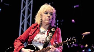 Královna americany Lucinda Williamsová se novým albem tvrdě strefuje do Trumpovy Ameriky Královna americany Lucinda Williamsová se novým albem tvrdě strefuje do Trumpovy Ameriky