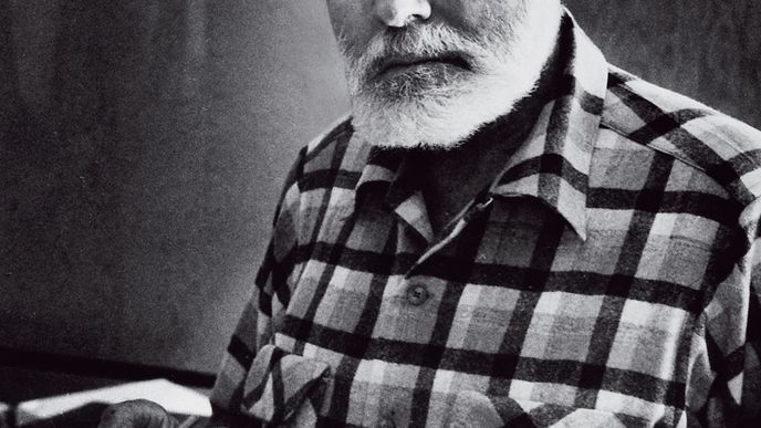 Ernest Hemingway, představitel literární „ztracené generace“, se zastřelil puškou 2. července 1961 na prahu svého domu v Ketchumu