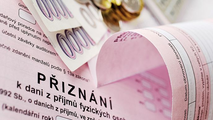 Balíček spíše mírně snižuje daně (jak chce ANO), částečně je zvyšuje majetným nezaměstnancům (jak chce ČSSD a KSČM) Balíček spíše mírně snižuje daně (jak chce ANO), částečně je zvyšuje majetným nezaměstnancům (jak chce ČSSD a KSČM)