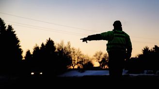 Rozkaz zněl jasně: Nesmí projít! Život v Česku pod přísným dohledem policie a armády