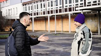 Terapeutem může být v Česku i pekař bez výcviku. Vypátrali jsme šamana s diplomem z fotobanky Terapeutem může být v Česku i pekař bez výcviku. Vypátrali jsme šamana s diplomem z fotobanky