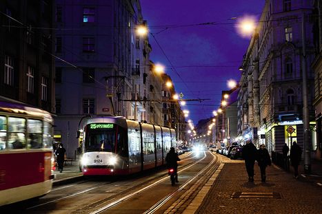 Obrázek: Válka o pražské světlo. Jsou nové lampy v metropoli vážně takovým problémem?