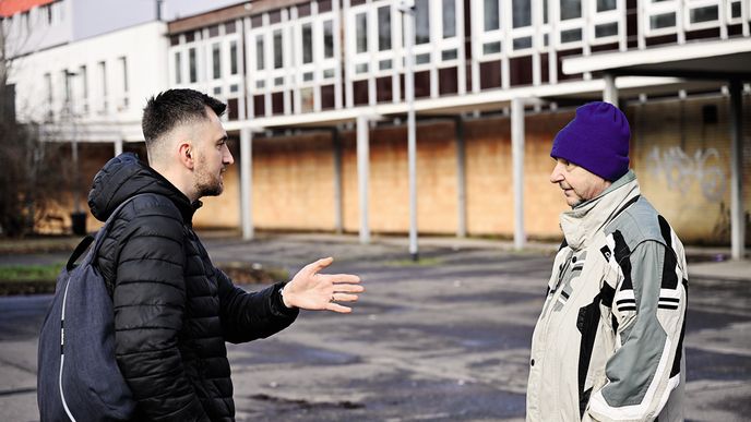 Matouš je také zakladatelem facebookové skupiny Psychologie, která má 34 tisíc členů. Na praktiky terapeuta si lidé stěžují. Matouš je také zakladatelem facebookové skupiny Psychologie, která má 34 tisíc členů. Na praktiky terapeuta si lidé stěžují.