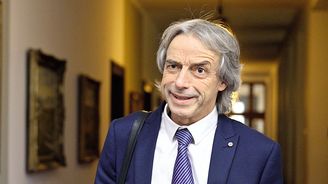 Jiří Sezemský: Babiš ve Strakovce, Bémův comeback a škrtnutá paměťová agenda Jiří Sezemský: Babiš ve Strakovce, Bémův comeback a škrtnutá paměťová agenda