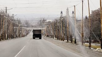 Třeba i klacky, ale bránit se budeme. Ukrajinský vzdor nezná hranic Třeba i klacky, ale bránit se budeme. Ukrajinský vzdor nezná hranic