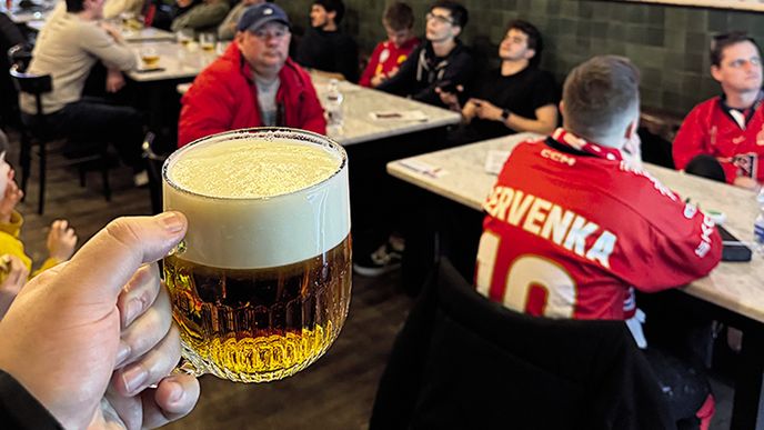 Kdo se nedostal na stadión, fandil v Českém domě Kdo se nedostal na stadión, fandil v Českém domě