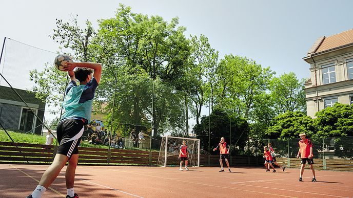 Gymnázium Jaroslava Seiferta Gymnázium Jaroslava Seiferta