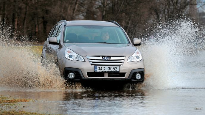 Dvaceticentimetrová světlá výška se může měřit s některými SUV, potok či hlubokou louži tak přebrodíte bez rizika