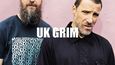 PONURÁ BRITÁNIE JE TADY! (HUDBA) Po třech letech slibů (jo, jo, pandemie...), že temně krásná britská kapela Sleaford Mods přijede vůbec poprvé do Česka na Colours of Ostrava, se tak v červenci opravdu stane. Alespoň to v rozhovoru pro Reflex virtuálním rukoudáním slíbil frontman Jason Williamson, oduševnělý, byť na svět naštvaný inkvizitor zmaru, zpěvák, básník, vyléčený alkoholik a vynikající herec. V pátek 10. 3. vychází skupině Sleaford Mods nové, v pořadí už dvanácté album UK GRIM (Ponuré Spojené království), v jehož čtrnácti skladbách pochopíte pocity postbrexitovské malátnosti i zoufalství, vzteku a odcizení obyčejných lidí (písnička Apart from You je vážně krásná). Nenechte si ujít ani klip titulní písně UK GRIM s animovanými kolážemi výtvarníka a satirika Cold War Steva – nechybí tam Putin a opilé osazenstvo 10 Downing Street. (VB)