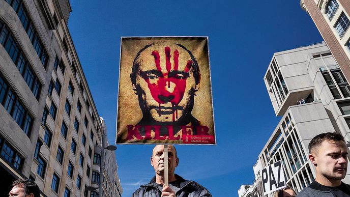 Dnešní autoritářští diktátoři jsou obvykle bývalí reformátoři, s problémy ale přichází pokušení vše, co stojí v cestě, odstranit.