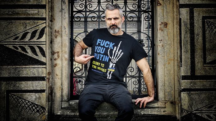 Rozbřednout fakta představou, že názor je relevantnější než fakt, je zájmem ruské propagandy, ale rozhodně to není v zájmu svobody a demokracie. Rozbřednout fakta představou, že názor je relevantnější než fakt, je zájmem ruské propagandy, ale rozhodně to není v zájmu svobody a demokracie.