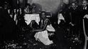 Josephine Bakerová nejdříve pobláznila Paříž (na snímku z roku 1928), aby začátkem třicátých let totéž provedla s Prahou včetně Miloše Havla