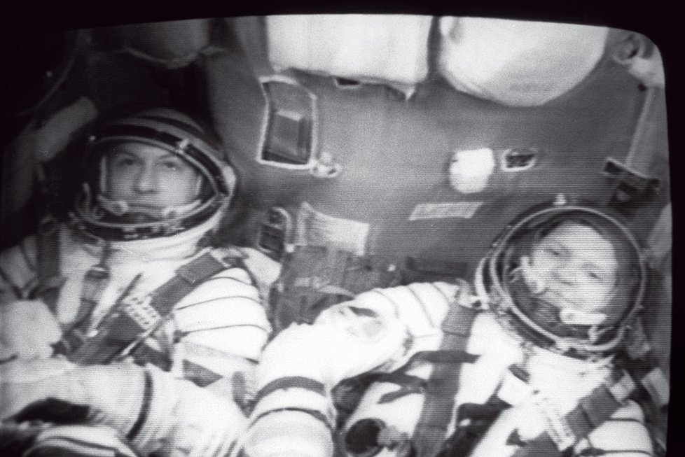 v kosmu. Remek na palubě Sojuzu 28  strávil přesně 190 hodin a 18 minut.