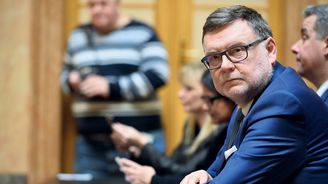 Jiří Štefek: Obce po uši v penězích. Stát má dluhy, ale města a kraje mají obří nevyužitou sumu