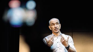 Hejtmani táhnou na Prahu: Proniknout z krajů mezi celostátní vlčáky není lehké. Kuba na to jde jinak Hejtmani táhnou na Prahu: Proniknout z krajů mezi celostátní vlčáky není lehké. Kuba na to jde jinak