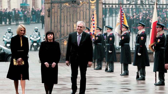 Zemanovi se stěhují z pražských Stodůlek do vily na Pražském hradě