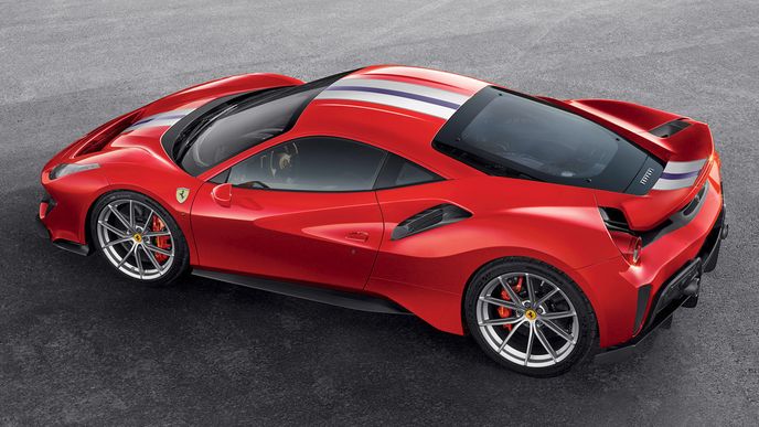 Ferrari 488 Pista o rozměrech  4605 × 1975 × 1206 mm vystřelí na dvoustovku za 7,6 sekundy