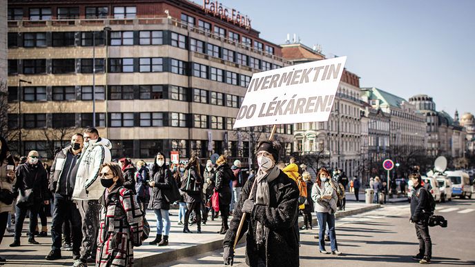 Jedna z demonstrací proti vládním opatřením na Václavském náměstí
