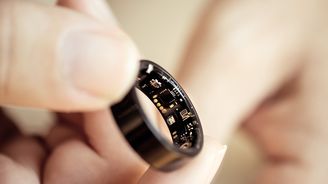 Chytré oděvy brzy ovládnou naše životy a promění lidské tělo v rozhraní pro digitální technologie Chytré oděvy brzy ovládnou naše životy a promění lidské tělo v rozhraní pro digitální technologie