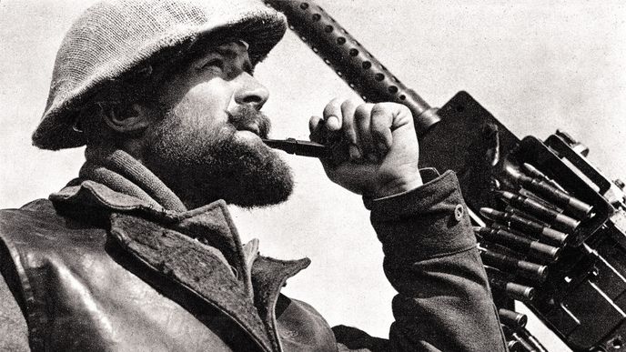 Ferdinand Pavelka prošel španělskými interbrigádami i francouzskou cizineckou legií. Padl takřka na konci války u Dunkerku. Ferdinand Pavelka prošel španělskými interbrigádami i francouzskou cizineckou legií. Padl takřka na konci války u Dunkerku.