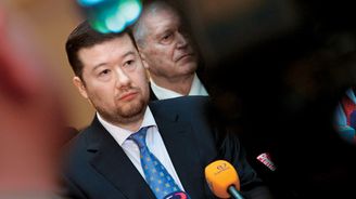 Okamura nedá pokoj, spouští petici za zpřísnění unijní imigrační politiky