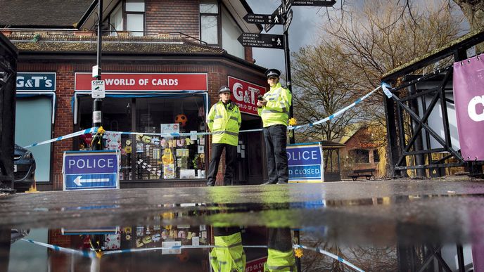 Život v anglickém Salisbury se vrací k normálu, jen účet za zásah armády a odmoření místa otravy někdejšího dvojitého agenta Sergeje Skripala se vyšplhal na milión liber (29 miliónů Kč)