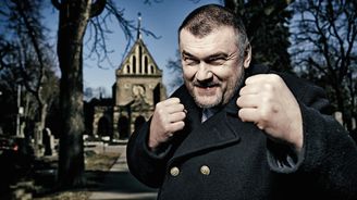 Kyša: Kvůli mimozemšťanům vyhodím do vzduchu Anděl, s démony a upíry bojuju v tramvaji 22 Kyša: Kvůli mimozemšťanům vyhodím do vzduchu Anděl, s démony a upíry bojuju v tramvaji 22