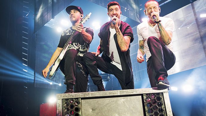 rRapperův theremin a jiné kousky. Kapela Linkin Park se rozhodla vydražit část svého vybavení s tím, že charitativní výtěžek poskytne Music for Relief – programu podporujícímu oběti živelních přírodních katastrof, který vznikl po ničivém tsunami v roce 2004. Sběratelé a fanoušci si mohou vybrat z nabídky s 200 položkami, mezi nimiž nechybí třeba theremin rapera a klávesisty Mika Shinody nebo pověstný megafon kytaristy Brada Delsona, použitý při turné v roce 2011.