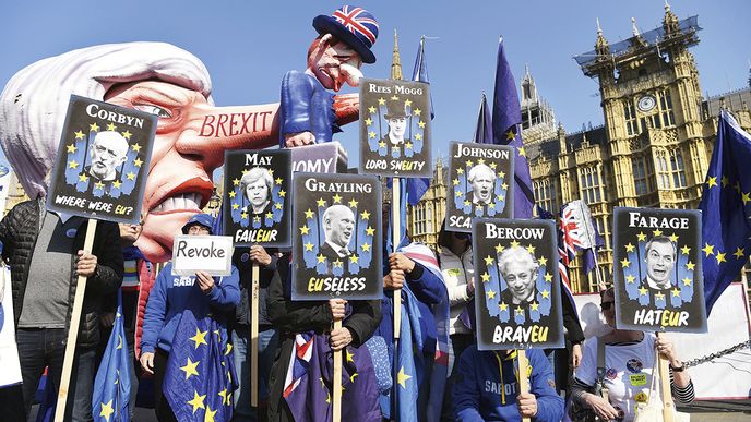 Theresa Mayová: čtvrtý předseda  britské vlády, komu zlomí vaz evropská otázka