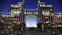 Kazachstán má díky surovinám velké příjmy a to se projevuje i při výstavbě honosných budov