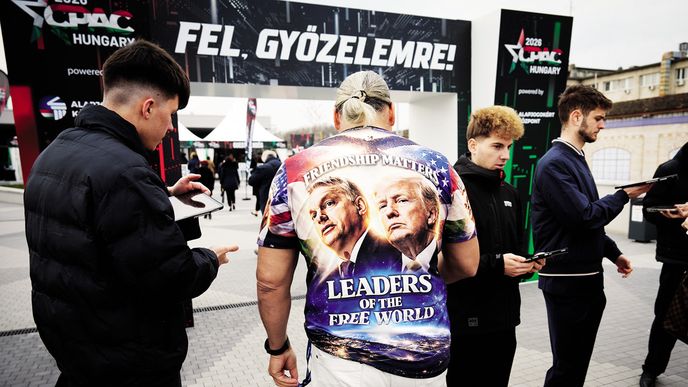 Orbánovský populistický způsob politiky se projevuje i v masívní prorodinné politice, na kterou země vydává nejvíce peněz v celé OECD, nicméně docela bezvýsledně. Orbánovský populistický způsob politiky se projevuje i v masívní prorodinné politice, na kterou země vydává nejvíce peněz v celé OECD, nicméně docela bezvýsledně.