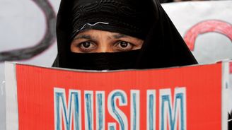 V Rakousku je od neděle na veřejnosti a v úřadech zakázané nošení muslimské burky a nikábu 