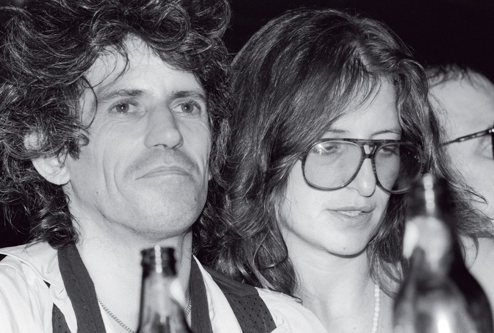Annie Leibovitzová s Keithem Richardsem. Rolling Stones fotila slavná fotografka na jejich americkém turné v roce 1975.