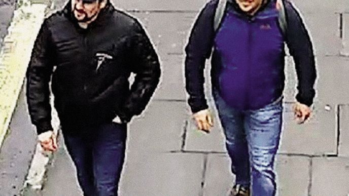 Agenti GRU Miškin a Čepiga na záběrech bezpečnostní kamery v britském Salisbury