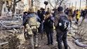Válka na Ukrajině mnohé žurnalisty ze Západu překvapila, protože na podobné obrázky zkázy nejsou zvyklí