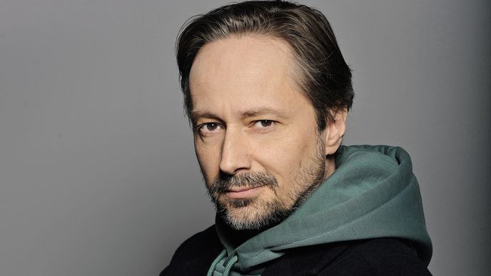 „Býval jsem docela JEZDEC, PANKÁČ. V určitém věku mi bylo trochu jedno, jak co dopadne,“ říká herec proslulý svou přípravou Jaroslav Plesl „Býval jsem docela JEZDEC, PANKÁČ. V určitém věku mi bylo trochu jedno, jak co dopadne,“ říká herec proslulý svou přípravou Jaroslav Plesl