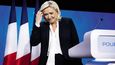 Marine Le Penová dokázala v druhém kole prezidentských voleb dosáhnout na absolutní historický rekord protestní pravice. Na vítězství to ale nestačilo.