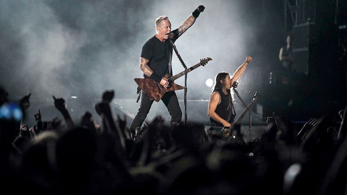 Frontman James Hetfield se vyzpívává z dávných bolístek