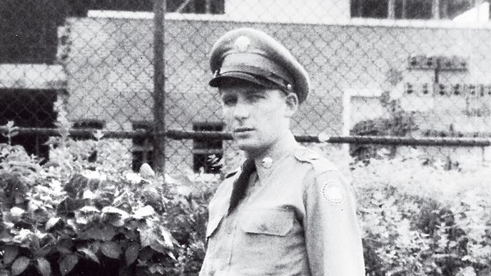 Szymon Brajtman byl po válce jako voják v korejské válce