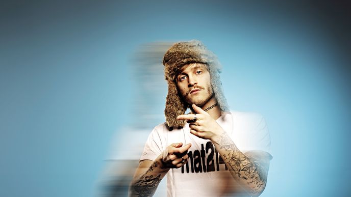 I když na to nevypadám, já byl vždycky šprt. Rád jsem se bavil o věcech inťoušsky, měl jsem rád introvertní debaty. I když na to nevypadám, já byl vždycky šprt. Rád jsem se bavil o věcech inťoušsky, měl jsem rád introvertní debaty.