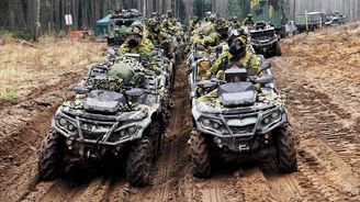 Čeští vojáci zasahují v cizině. Kudy vedla cesta naší armády v posledních třiceti letech?