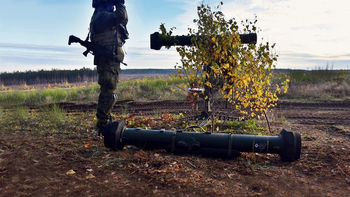 Agresívní politika Moskvy přivedla trvale do Pobaltí vojáky NATO včetně těch českých. Připravují se zde na reálnou válku s Ruskem.