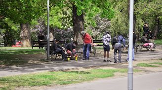 Valpuržin den a karanténní noc aneb Jak žije česká drogová scéna v době pandemie