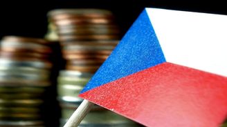 Považujete stoupající zadlužení české republiky za nebezpečné? A co s tím musí příští vlády udělat?