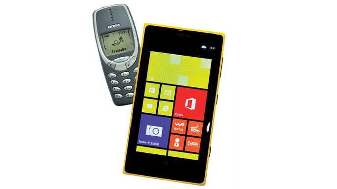 Nokia a Nokia 3310, jednoho z nejoblíbenějších mobilů v Česku se světově prodalo  126 miliónů kusů. Nová Lumia už teď patří Microsoftu.