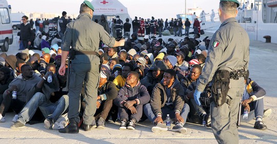 Kteří z nich jsou skuteční utečenci a kteří ekonomičtí běženci ze zemí rovníkové Afriky? 